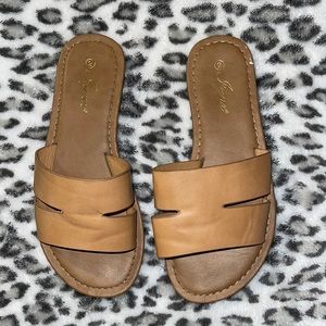 girls’ tan slides